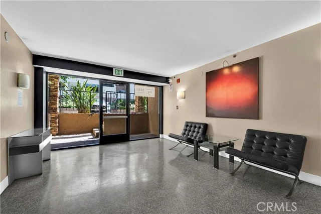 5535 Canoga #332 photo 3