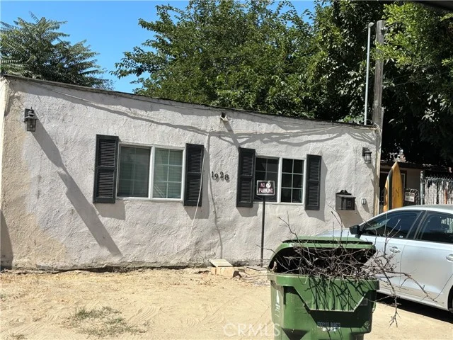 2728 Queen Street photo 3
