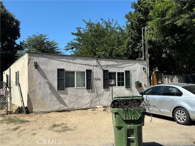 2728 Queen Street photo 4