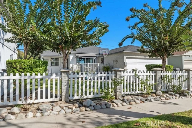 3442 N Studebaker photo 3