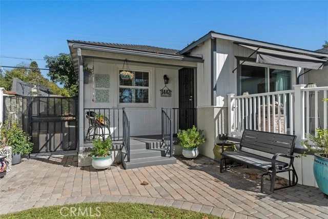 3442 N Studebaker photo 4