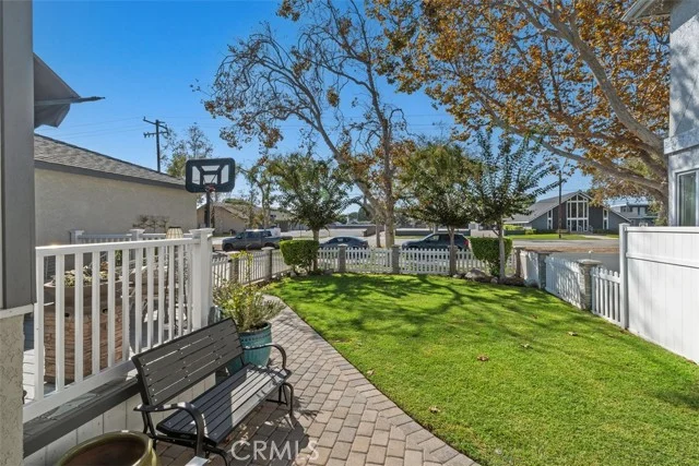 3442 N Studebaker photo 5