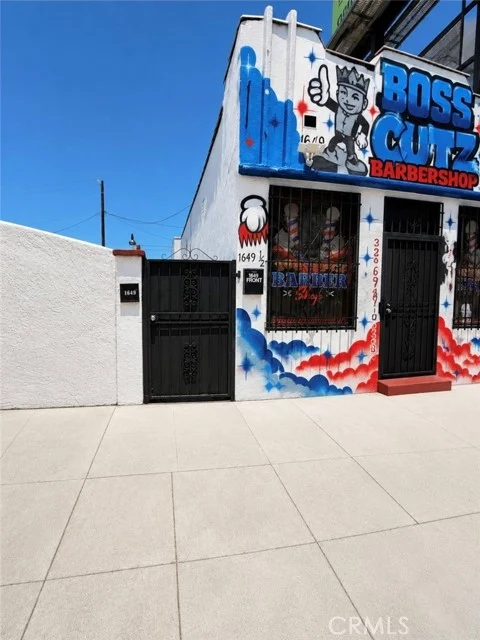 1649 W Florence photo 1