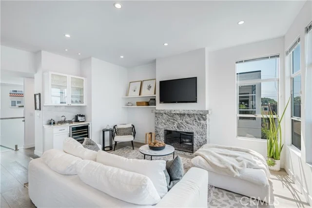 647 1st Place, Hermosa Beach
