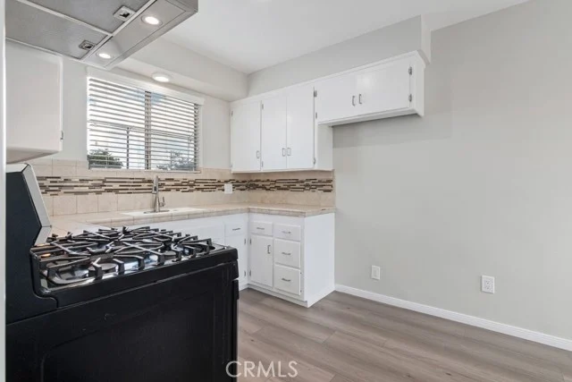 16406 Van Ness Avenue photo 5