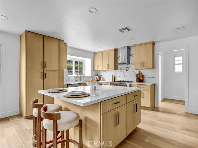 8831 Glider Avenue photo 3