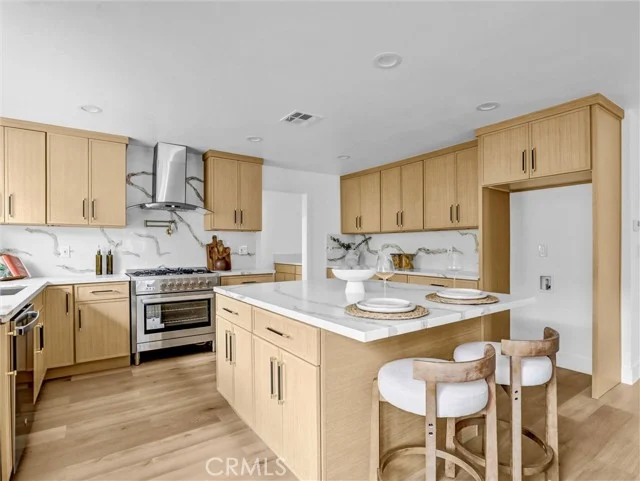8831 Glider Avenue photo 4