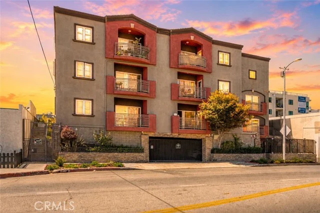 11124 Burbank Boulevard #101, North Hollywood