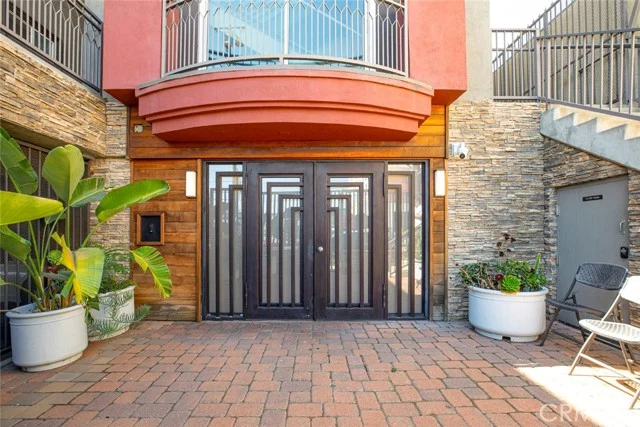 11124 Burbank Boulevard #101 photo 5