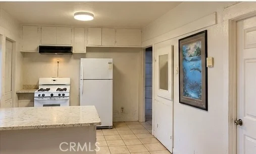 4267 Menlo photo 4