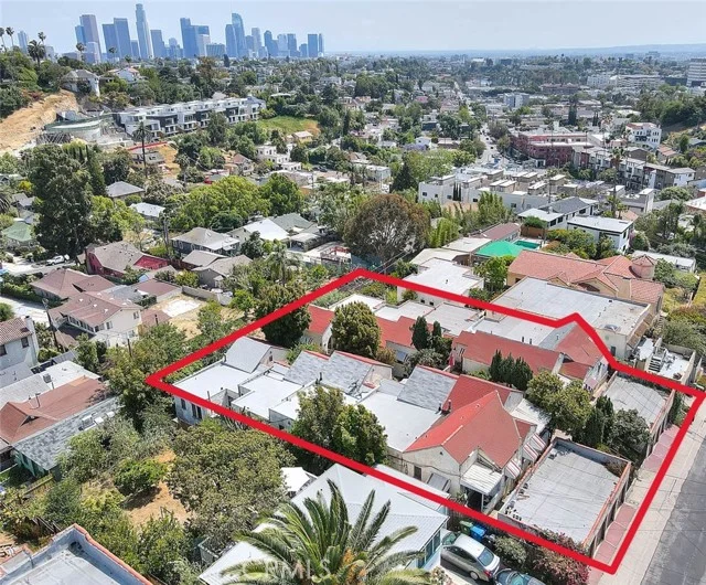 1746 Lucretia Avenue photo 3