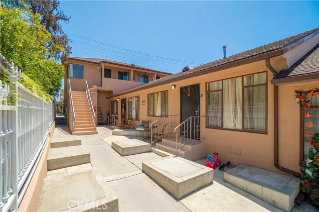 1876 Henderson Avenue photo 2