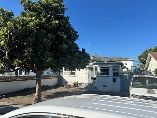 5607 Smiley, Los Angeles