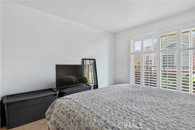 645 Pacific Ave #403 photo 3