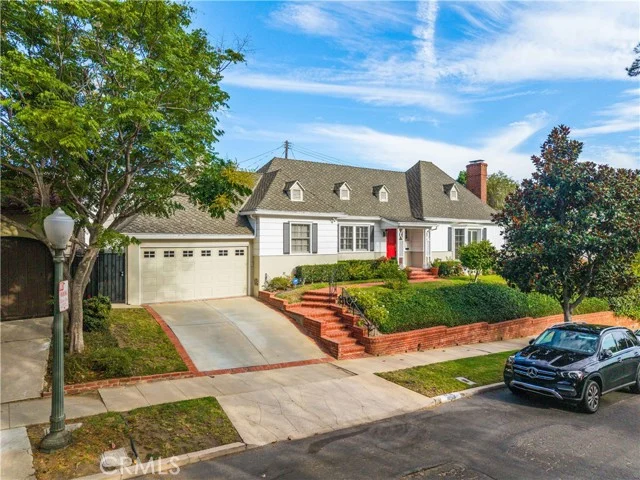 10518 Wellworth photo 2