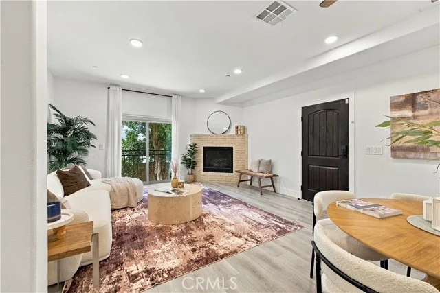 5737 Camellia #118, North Hollywood