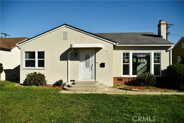 9106 S Gramercy Place photo 2