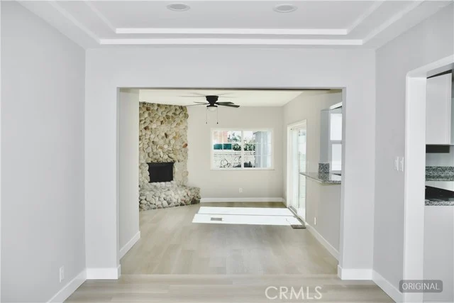 9106 S Gramercy Place photo 4