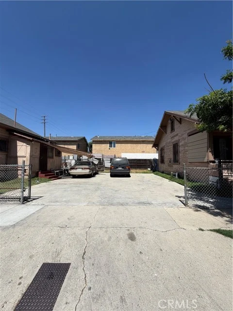 5526 Compton Avenue photo 4