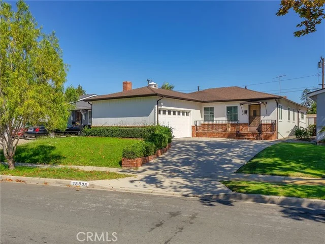 18808 Felbar Avenue photo 3