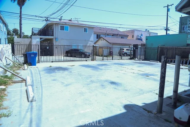 1454 Magnolia photo 3