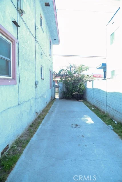1454 Magnolia photo 5