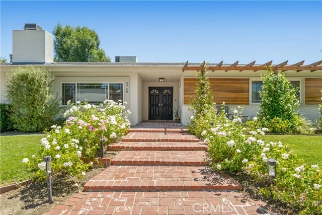5748 Larryan Drive, Woodland Hills