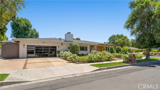 5748 Larryan Drive photo 2