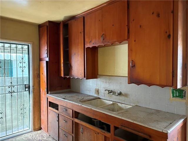 5179 Inglewood Blvd. photo 2