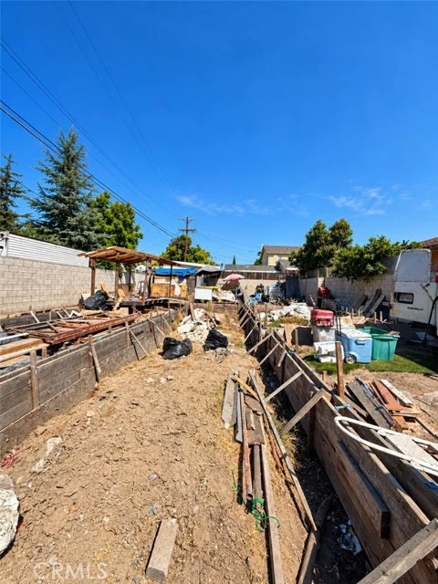 661 W 65th photo 2