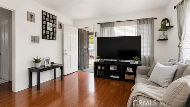 1546 W 223rd photo 2