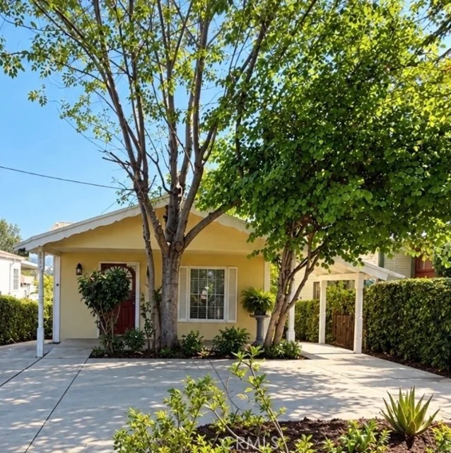 4445 Mont Eagle, Los Angeles