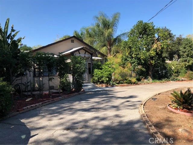 9019 Noble Avenue, Los Angeles