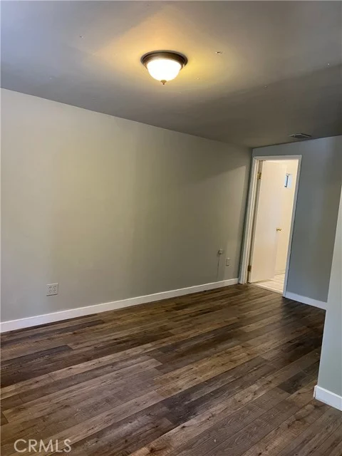 9019 Noble Avenue photo 5