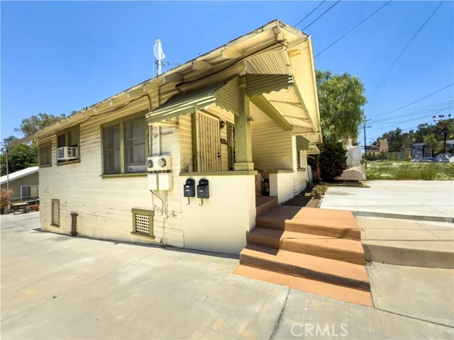 3621 Griffin Avenue photo 3