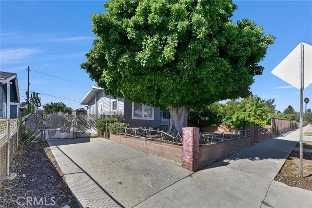 1143 S Grande Vista photo 2