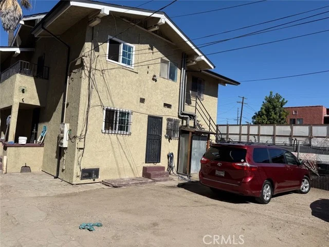 4512 S Figueroa photo 4