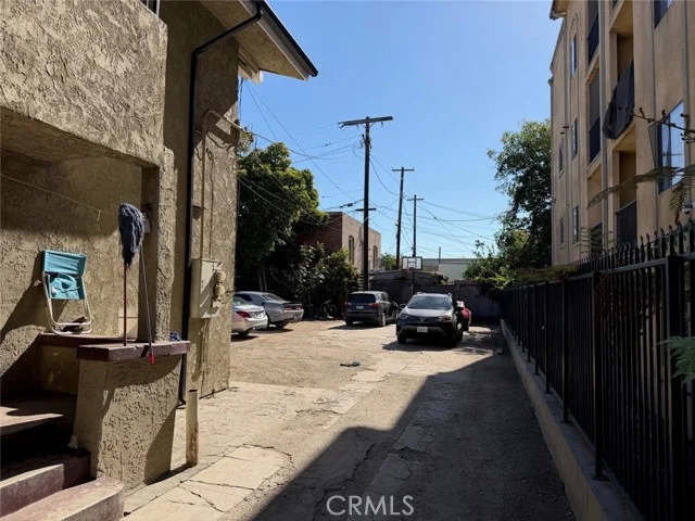 4512 S Figueroa photo 5