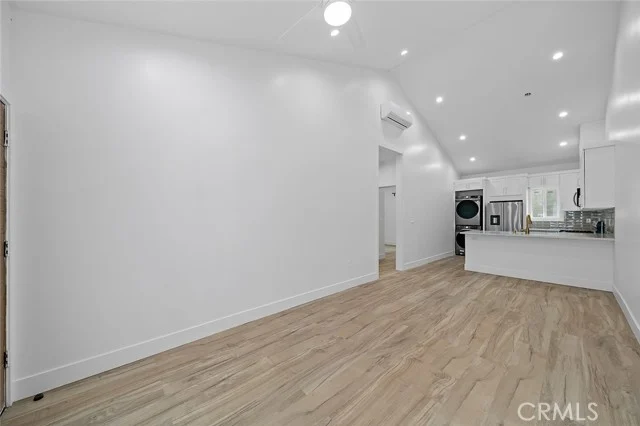 2618 Glendale photo 3