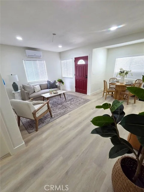 1046 N Bonnie Beach photo 4
