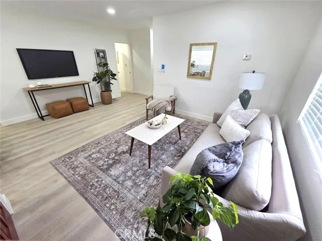1046 N Bonnie Beach photo 5