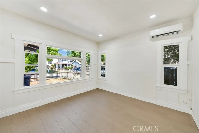 1020 W 70th Street photo 5