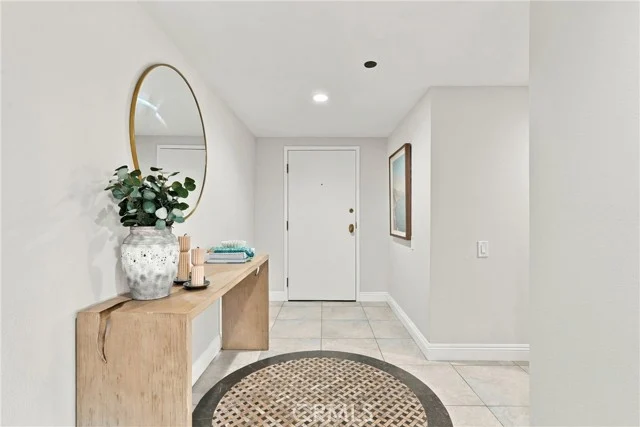 512 Esplanade photo 2