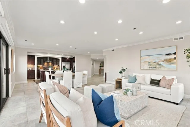 512 Esplanade photo 4