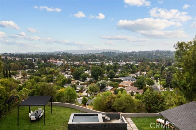 5746 Mcdonie, Woodland Hills