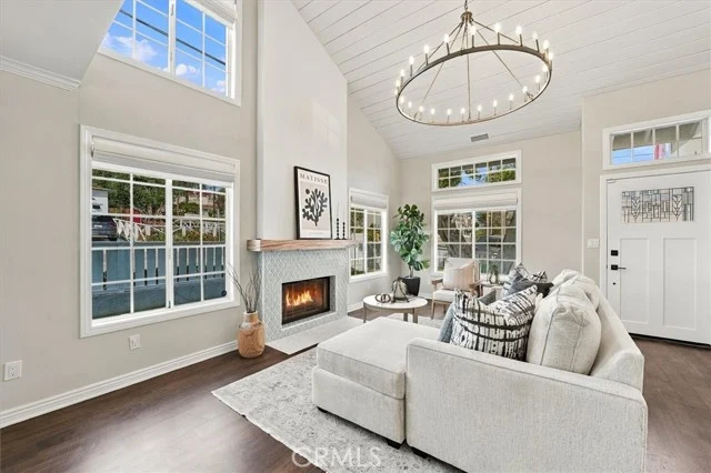 1800 Clark Lane photo 3