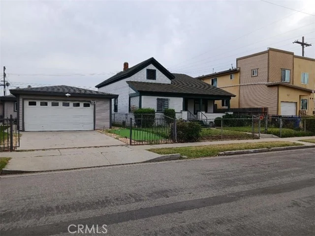 940 W 78th Street photo 4