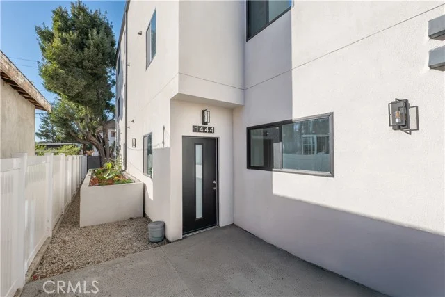 1444 W 37th Street photo 3