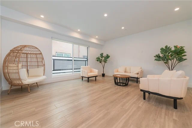 1444 W 37th Street photo 5