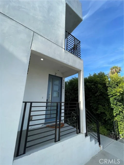 7125 S La Cienega photo 2